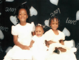 moses daughters pose
